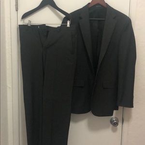 Kenneth Cole charcoal suit 40 R and 32 W